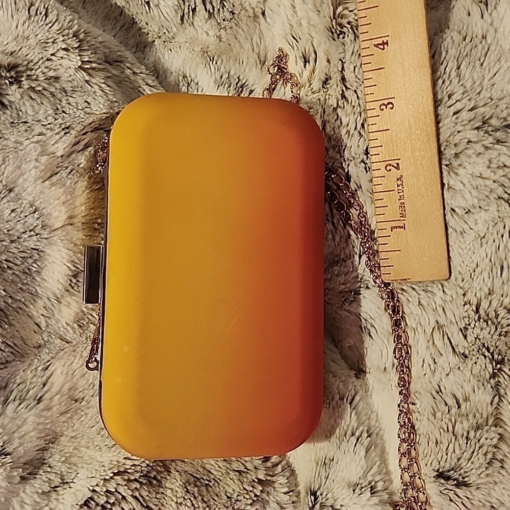 Escada hard shell clutch bag removable chain shoulder strap good condition - Picture 4 of 8
